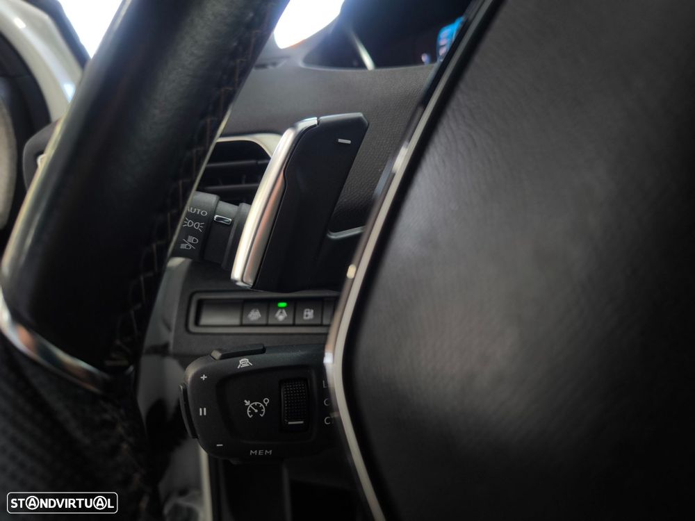 Peugeot 3008 1.6 Hybrid GT Pack e-EAT8 - 24