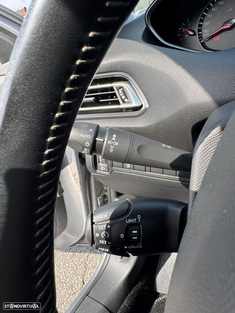 Peugeot 308 SW 1.5 BlueHDi Style - 19