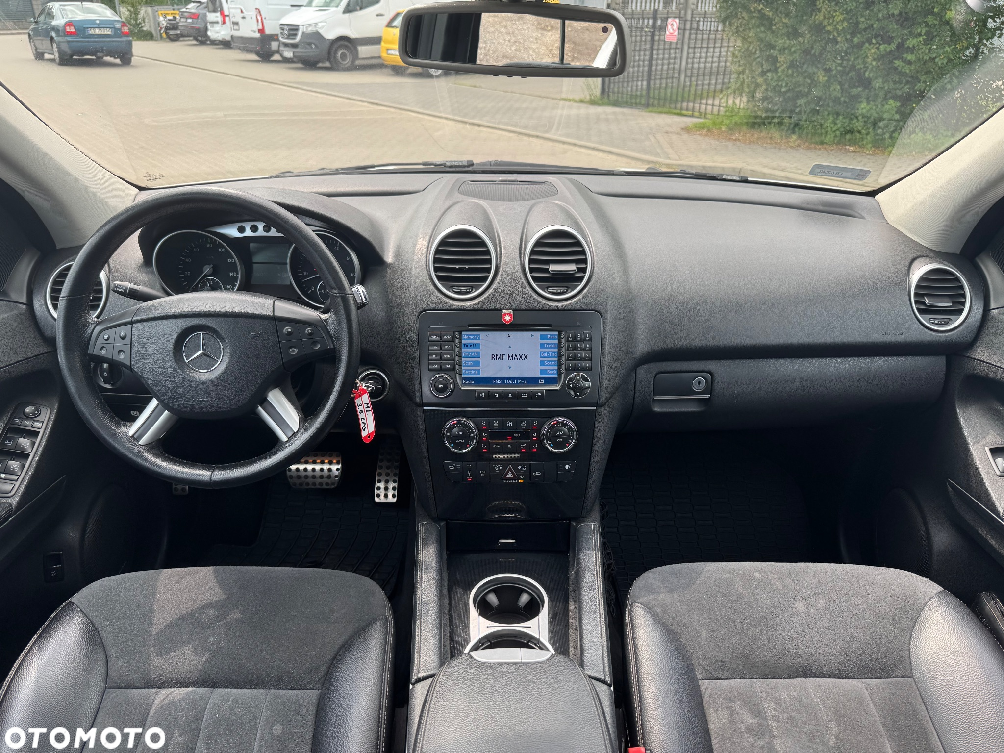 Mercedes-Benz ML 350 4MATIC 7G-TRONIC - 29