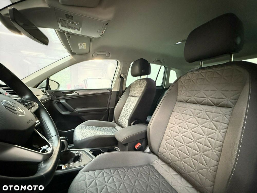Volkswagen Tiguan - 16