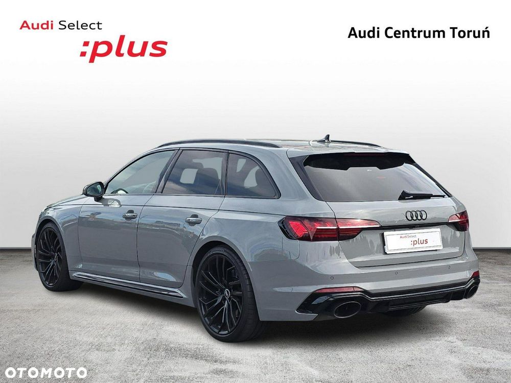 Audi RS4 Limousine - 3