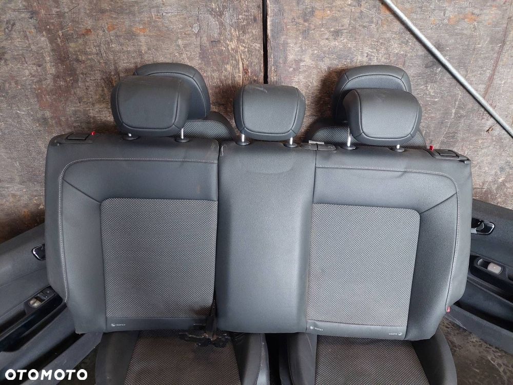 KOMPLET FOTELI LEWY PRAWY PRZÓD + KANAPA TYŁ + BOCZKI OPEL CORSA D HB 5D - 4