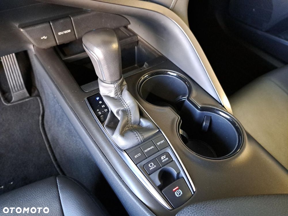 Toyota Camry 2.5 Hybrid Prestige CVT - 25