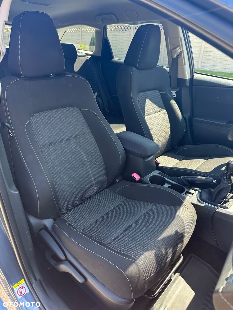 Toyota Auris 1.6 Premium Comfort - 11