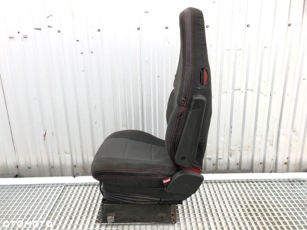 FOTEL PRAWY PRZÓD  VOLVO FH II 2012 - 2022 500 368 kW [500 KM] 10x4/6 2017 - 2