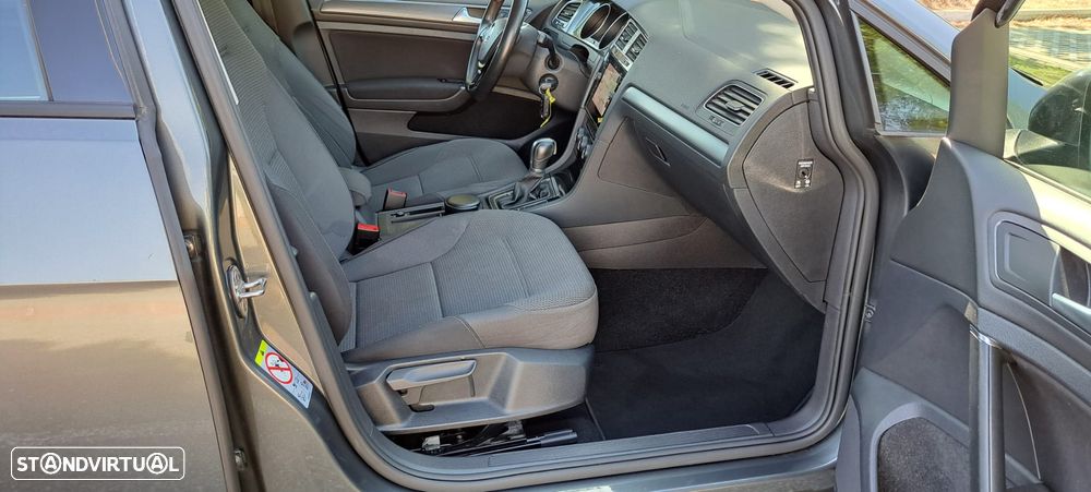 VW Golf 1.6 TDI Confortline DSG - 10