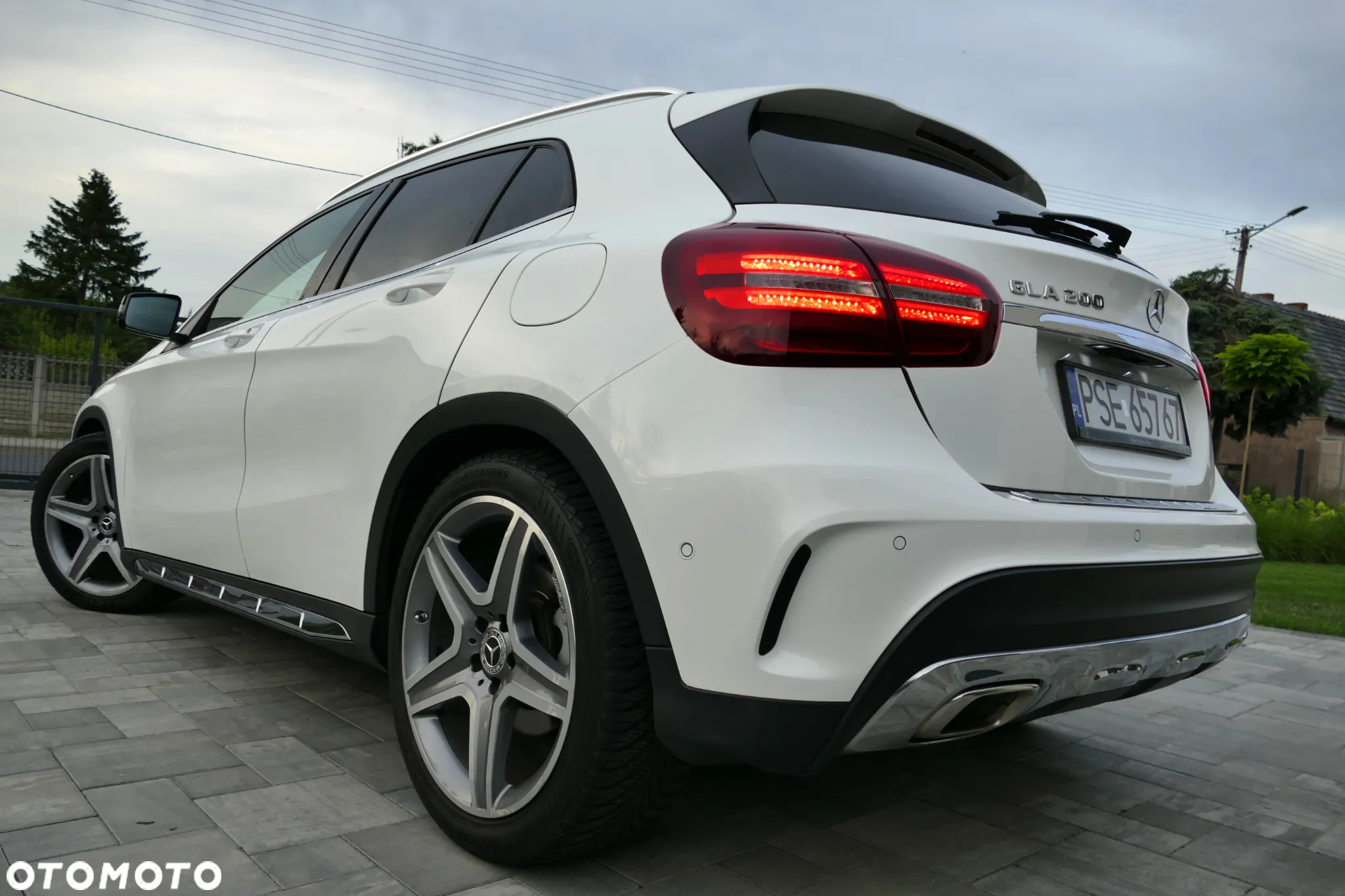 Mercedes-Benz GLA 200 AMG Line - 14