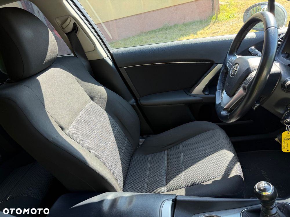 Toyota Avensis Touring Sports 1.8 Executive - 10