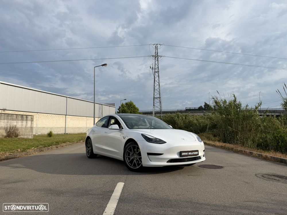 Tesla Model 3 Standard Range Plus RWD - 3