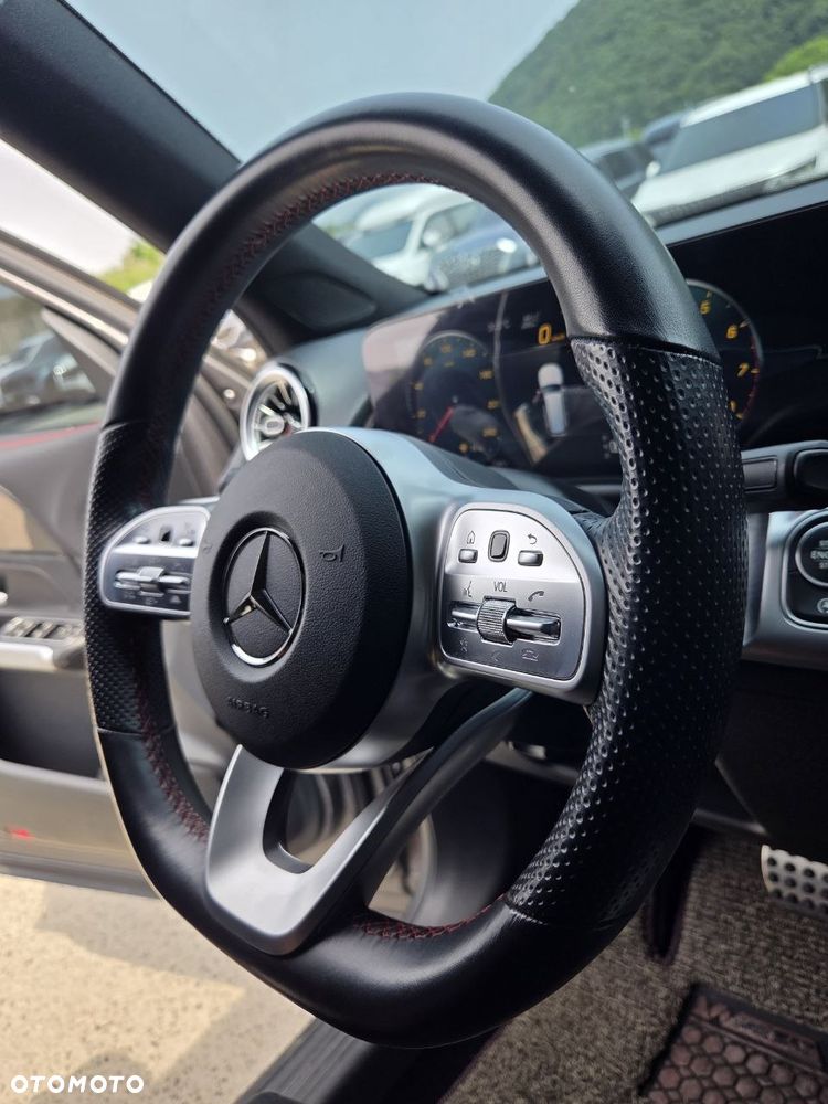 Mercedes-Benz GLB 250 4-Matic AMG Line 8G-DCT - 26