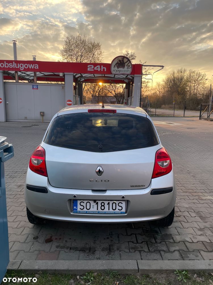 Renault Clio 1.6 16V Extreme - 12