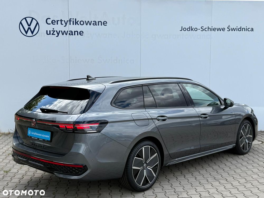Volkswagen Passat - 2