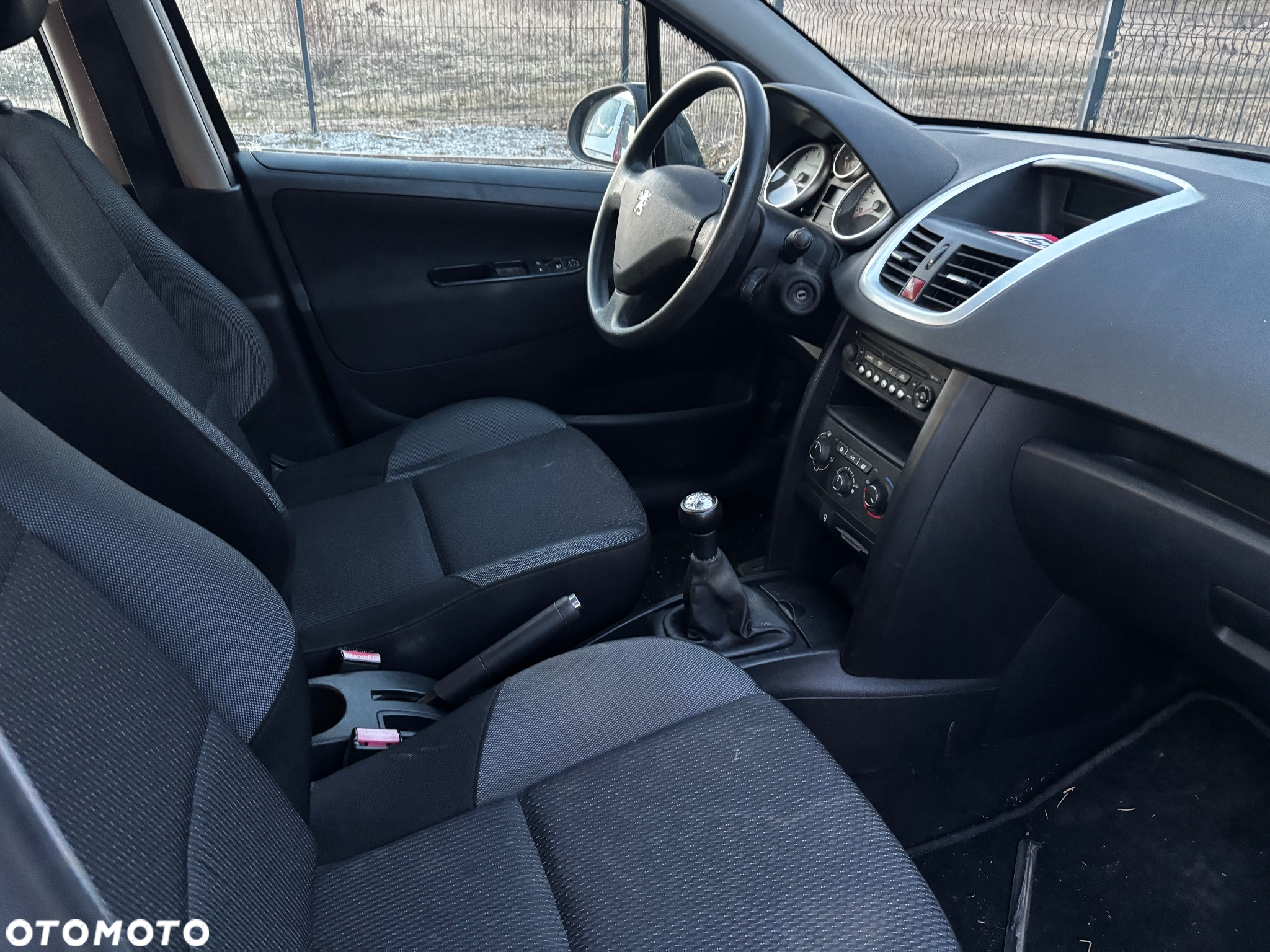 Peugeot 207 1.6 HDi Presence - 5