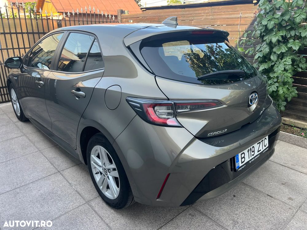 Toyota Corolla Sedan 1.8 HSD Dynamic - 9