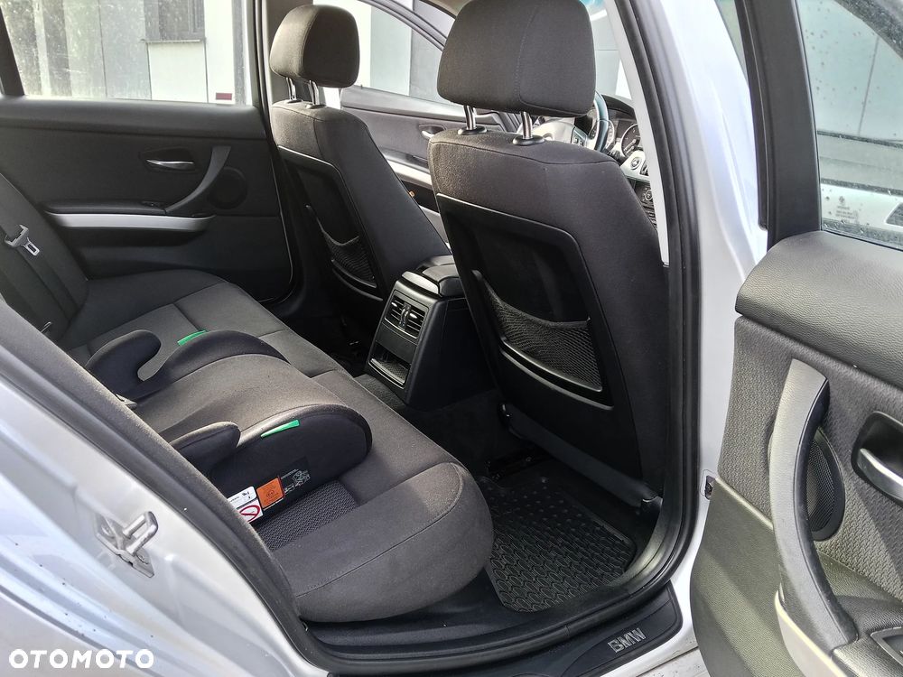BMW Seria 3 318d - 19