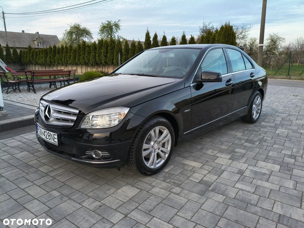 Mercedes-Benz Klasa C 180 Kompressor BlueEFFICIENCY Avantgarde - 28