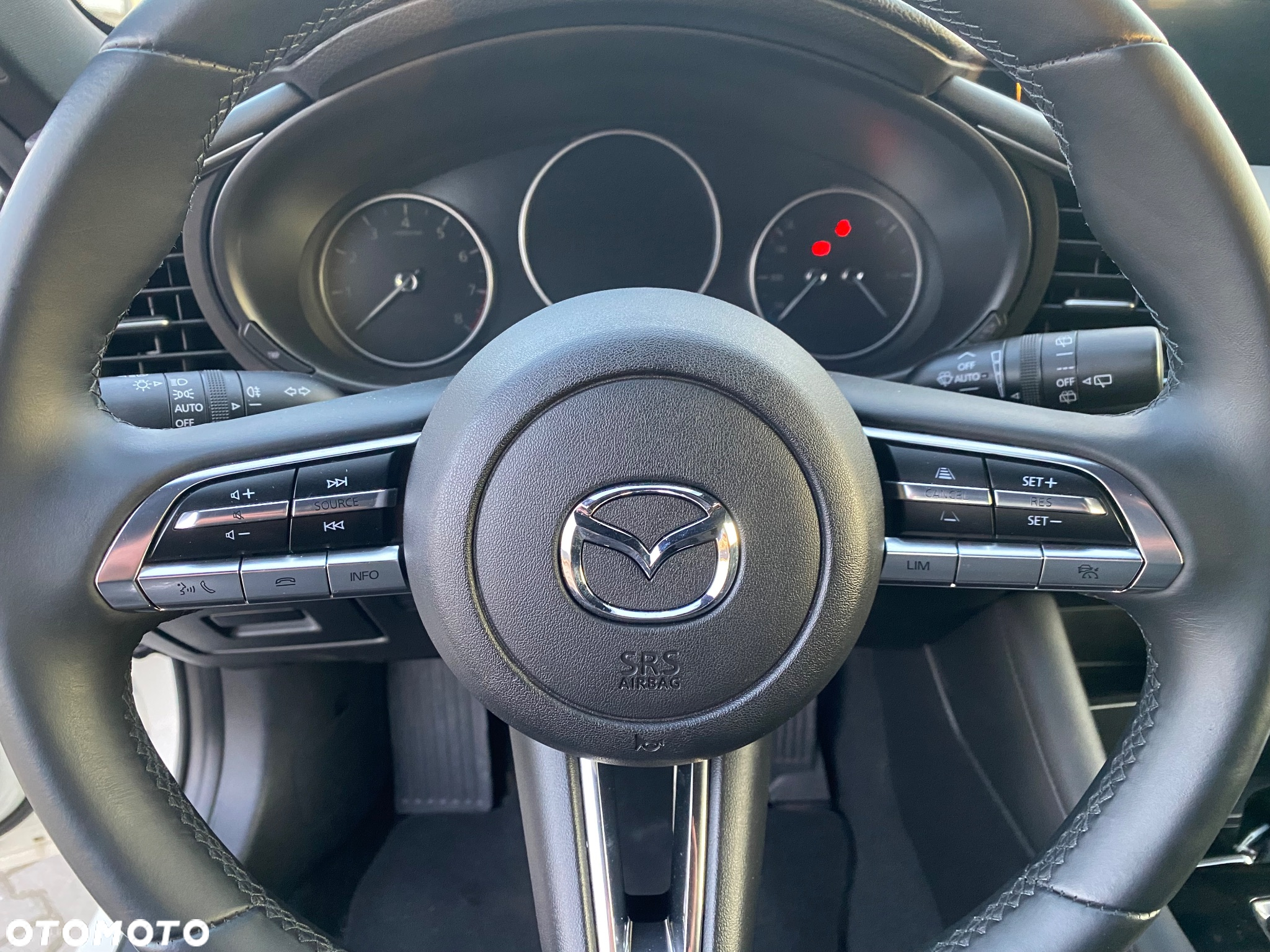 Mazda 3 e-SKYACTIV-G 122 M HYBRID PRIME-LINE - 10
