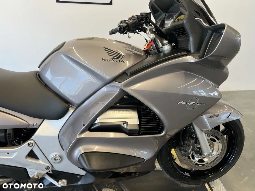 Honda ST - 22