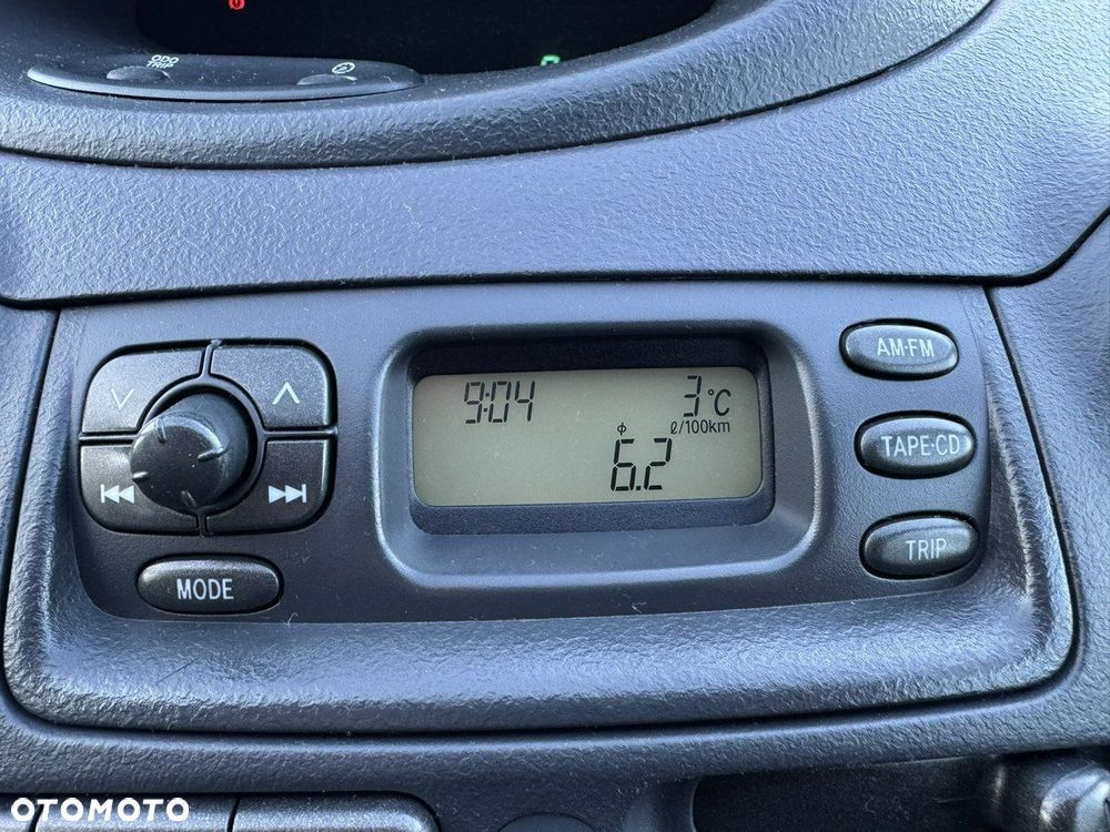 Toyota Yaris 1.0 Base - 15