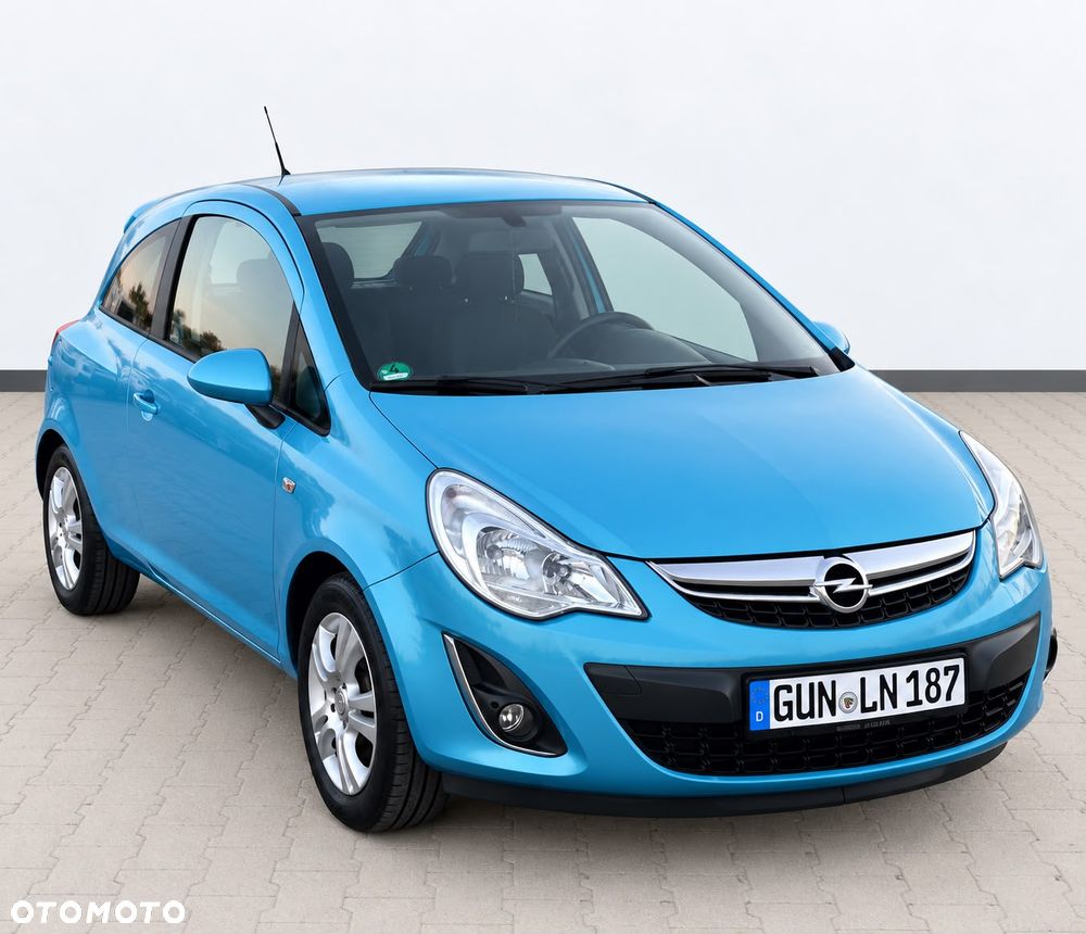 Opel Corsa 1.2 16V Essentia - 2