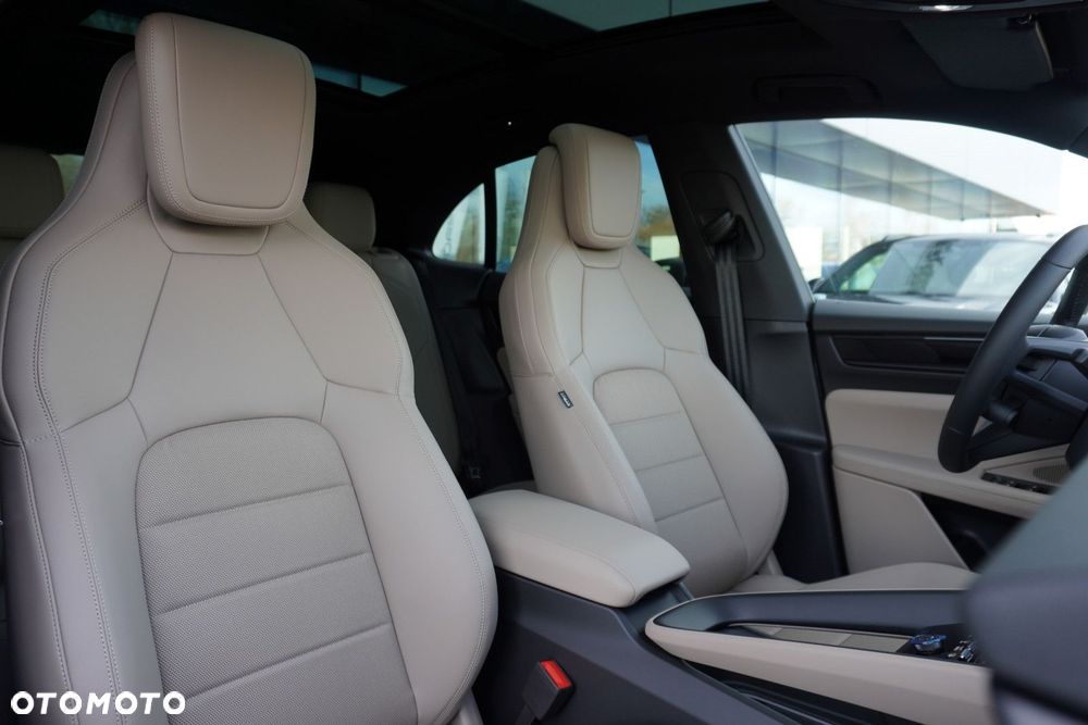 Porsche Macan - 10