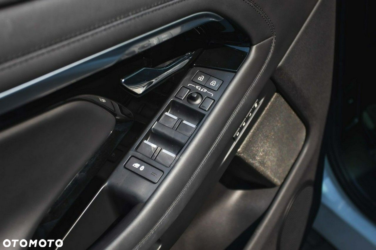 Land Rover Range Rover Evoque - 16