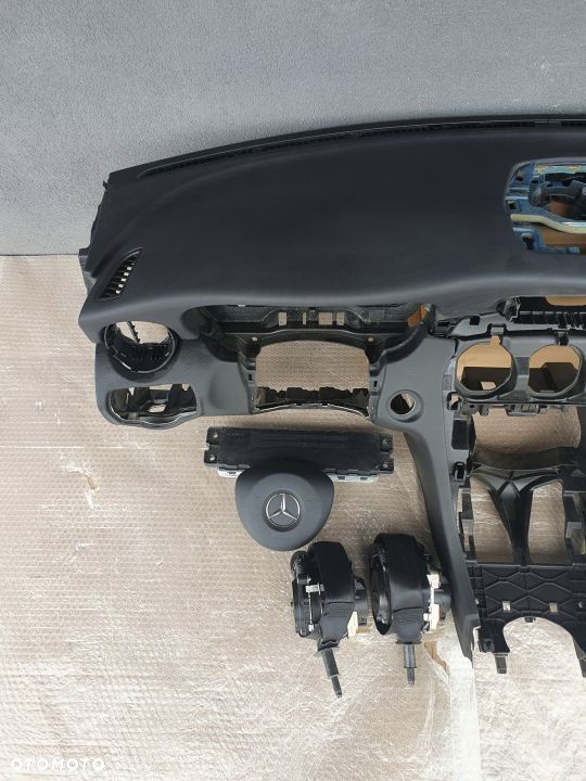 Mercedes C klasa W205 deska konsola airbag pasy - 2