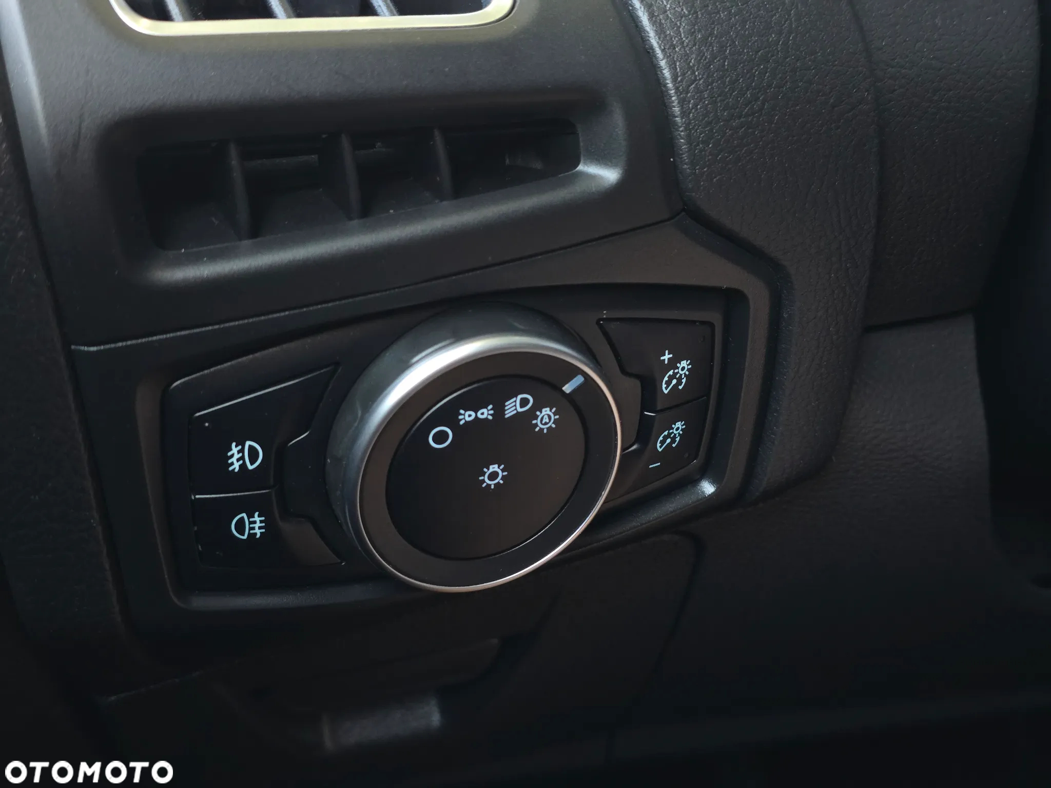 Ford Focus 1.6 Titanium - 31