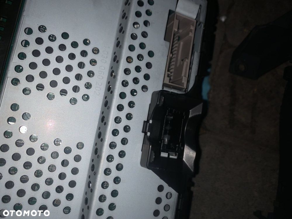 Licznik pełny wyświetlacz UK diesel 2.0 TDI Audi A6 C7 4G8 920 983 C - 2