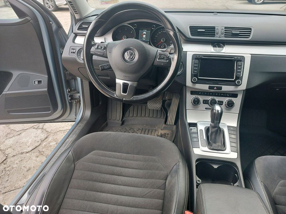 Volkswagen Passat - 20