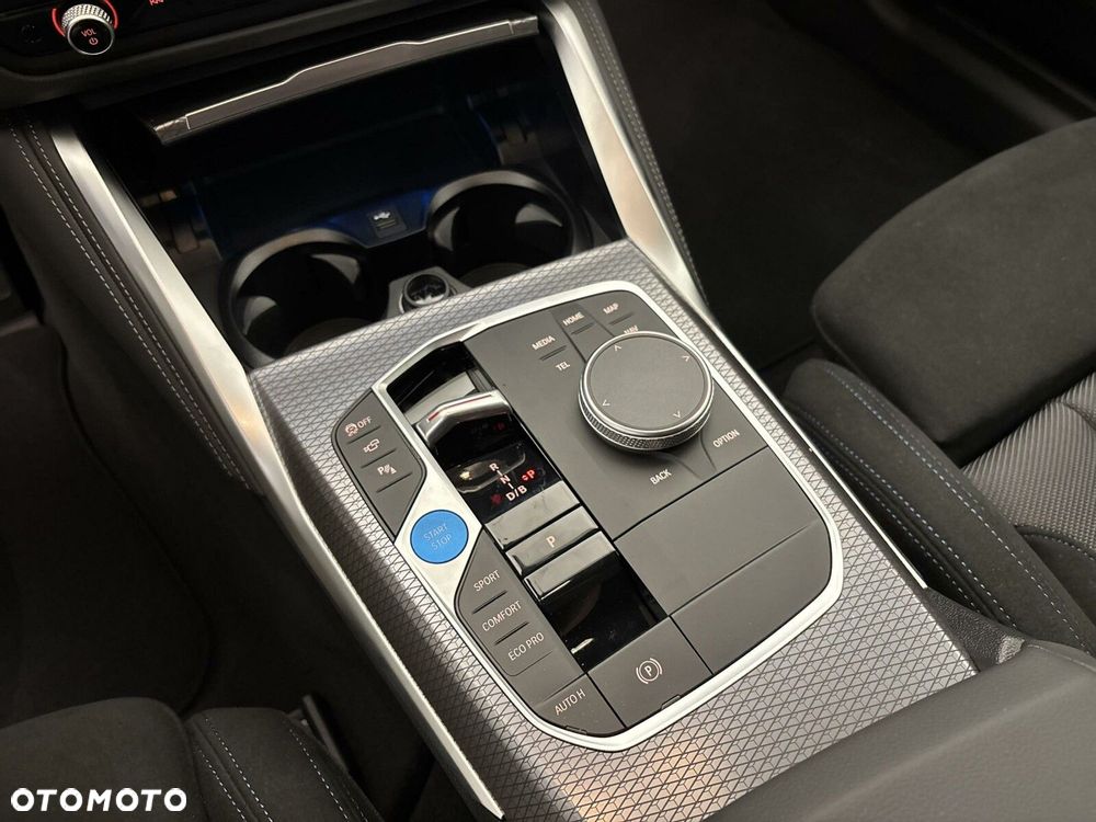 BMW i4 - 16