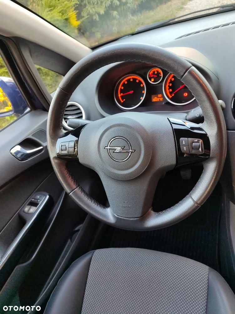 Opel Corsa 1.2 16V Cosmo - 15