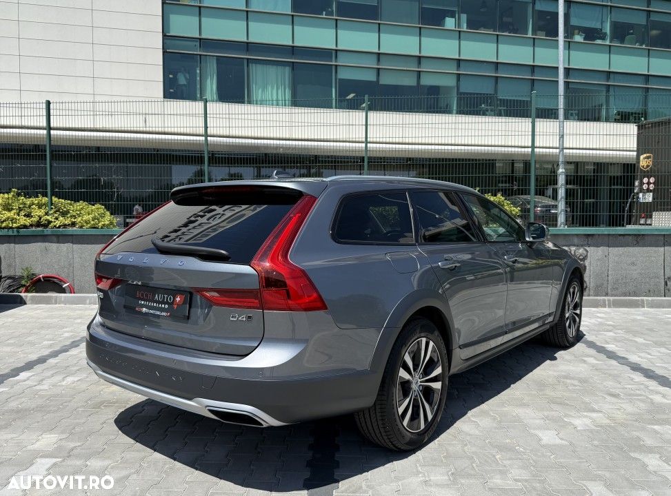 Volvo V90 Cross Country D4 AWD Geartronic - 4