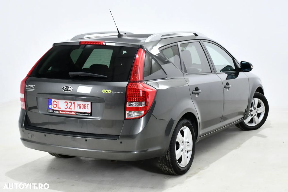 Kia Ceed 1.6 CRDi 115 Dream-Team Edition - 10