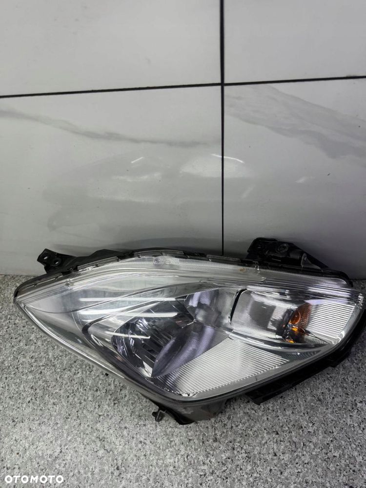 lampa prawy przód suzuki swift mk8 vi 2017-2023 - 2