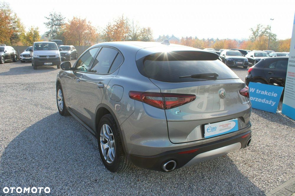 Alfa Romeo Stelvio - 9