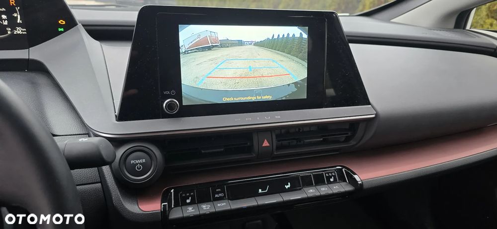 Toyota Prius ver-plug--in-2-0-hybrid-executive - 10