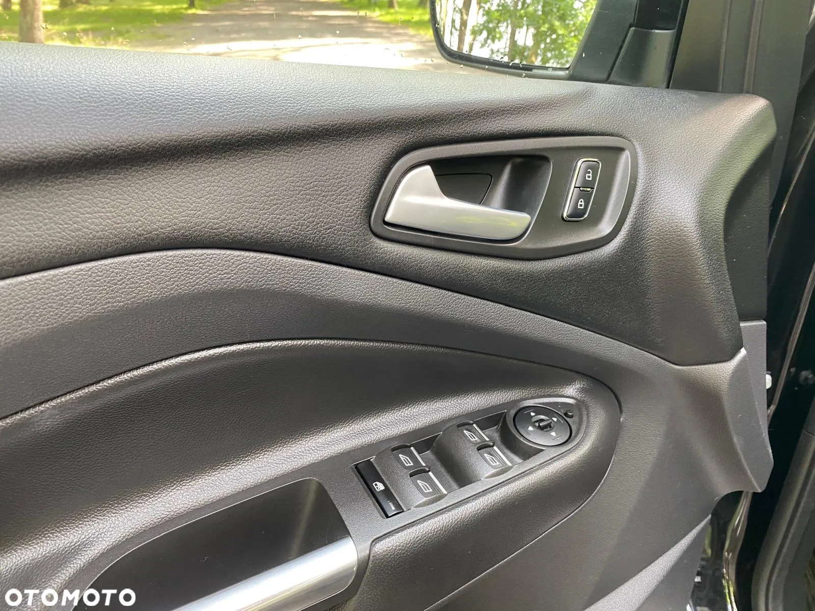 Ford Kuga 1.5 EcoBoost 2x4 Business Edition - 11