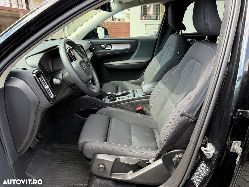 Volvo XC 40 B4 AT8 Mild Hybrid Momentum Pro - 15