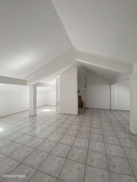 Apartamento T3 + 2 WC + 2 Varandas+ Cozinha e Eletrodomésticos novos - Grande imagem: 5/7