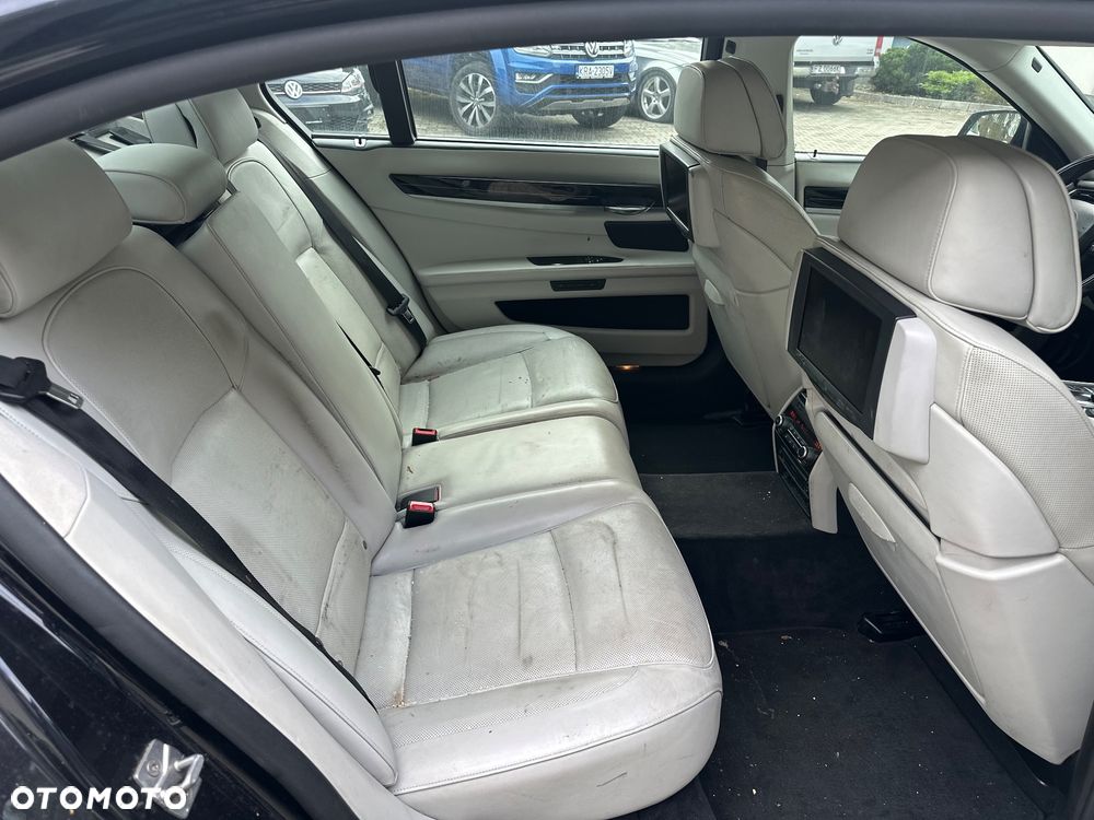 BMW Seria 7 - 34