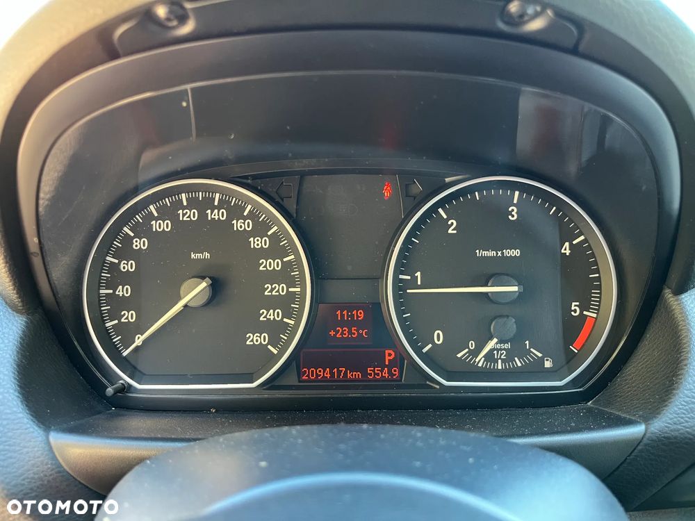 BMW Seria 1 123d DPF - 13