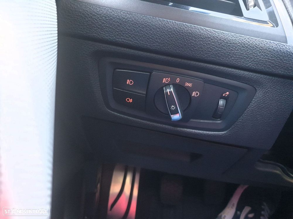 BMW 116 d Pack M - 16