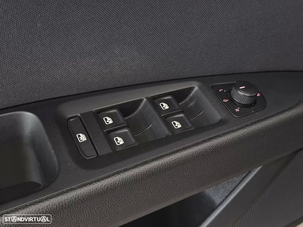 SEAT Leon ST 1.6 TDI Style Ecomotive - 10