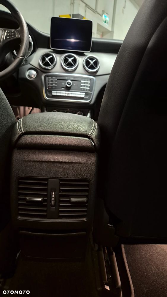 Mercedes-Benz CLA 250 4Matic 7G-DCT AMG Line - 18