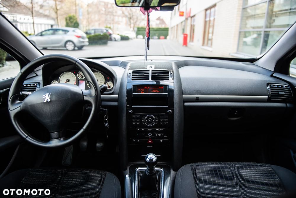 Peugeot 407 HDi 140 JBL - 32