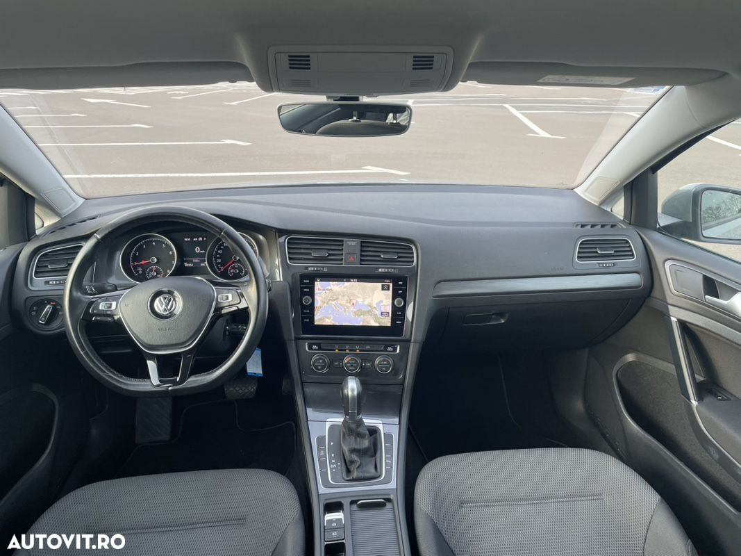 Volkswagen Golf - 17