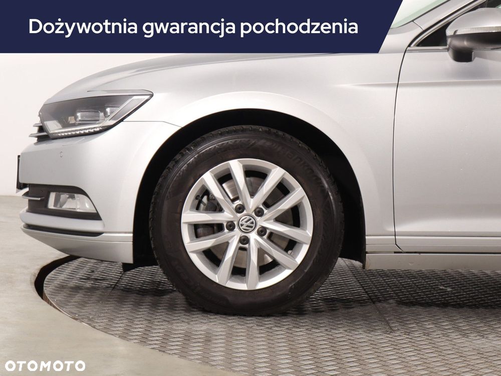 Volkswagen Passat - 17