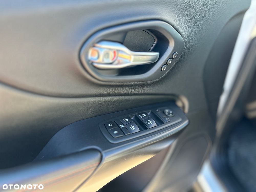 Jeep Cherokee 3.2 V6 Pentastar Active Drive Lock Autom Trailhawk - 22