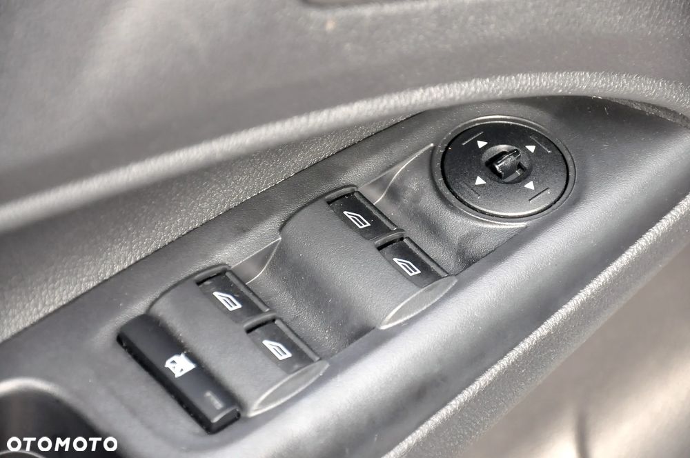 Ford Tourneo Connect Grand - 26